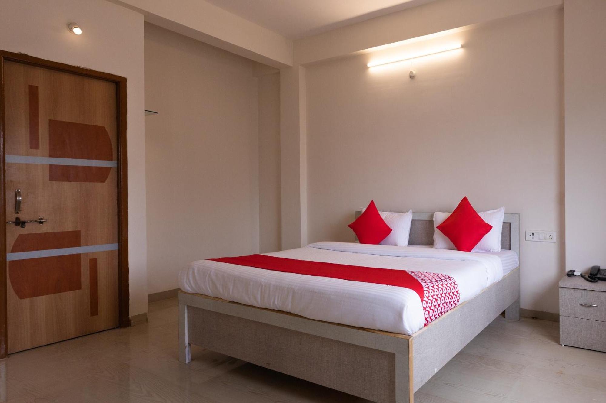 Hotel O Ocean Pearl Индор Екстериор снимка